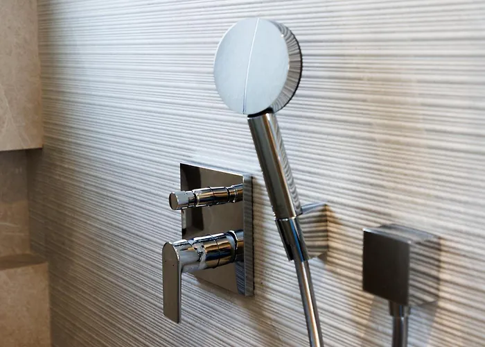 Cigale Jaune Avec Terrasse Et Piscine à Apartamento Antibes