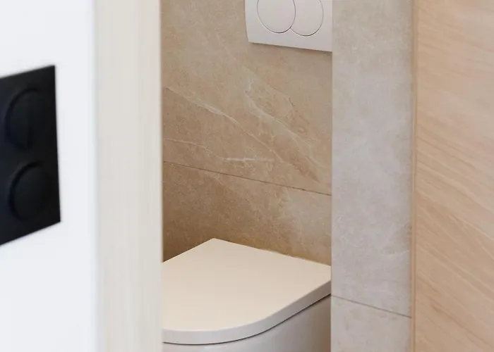 Cigale Jaune Avec Terrasse Et Piscine à Apartamento Antibes